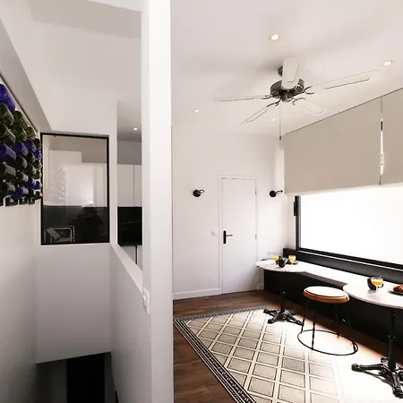 Proche Des Celebres Puces De 4p