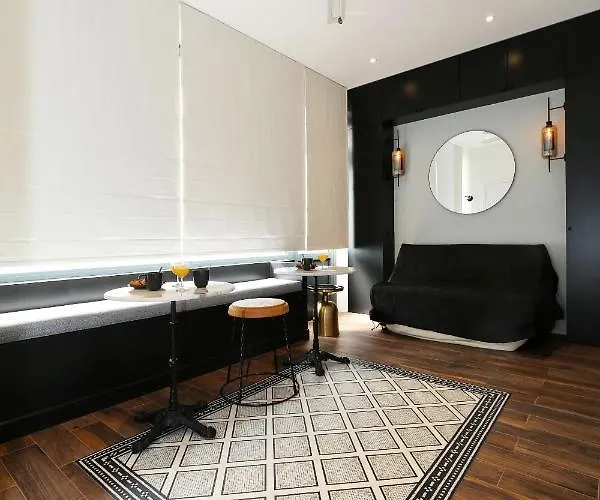Apartment Proche Des Celebres Puces De 4p