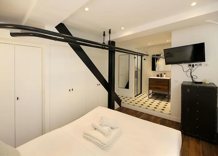 Proche Des Celebres Puces De 4p Apartment Paris