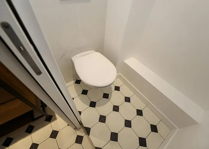Apartment Proche Des Celebres Puces De 4p
