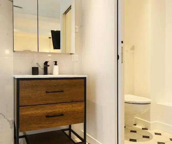 Apartment Proche Des Celebres Puces De 4p Paris